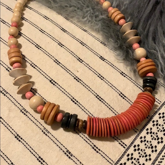 🌼 Antique Wood Beaded Necklace - 60s 🌼 - Picture 2 of 6